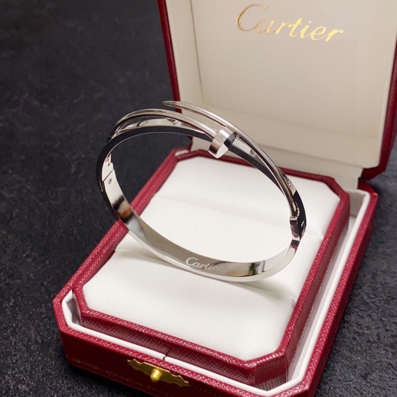 Ca*t1er bracelets